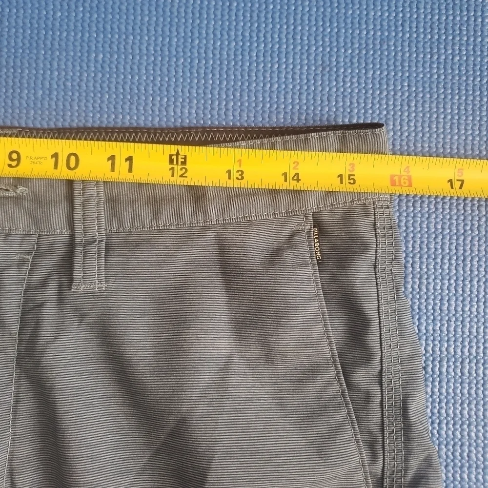 Billabong Submersible Shorts - Picture 6 of 10